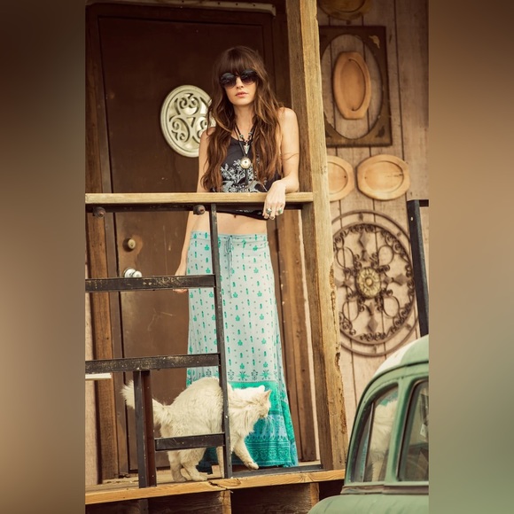 🖤 Reserved 🖤 - Picture 2 of 10